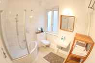 Toilet Kamar Apartments Thommen