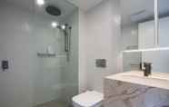 In-room Bathroom 6 Modern Potts Point Apartment in Omnia