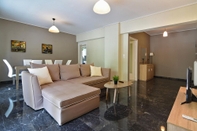 Common Space Rolls Royce Elegant Flat in P. Faliro