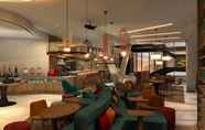 Bar, Cafe and Lounge 5 Hampton by Hilton Alcobendas Madrid