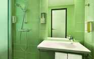 In-room Bathroom 3 Super 8 by Wyndham Koblenz