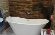 Toilet Kamar 2 Primavera Bed & Breakfast