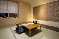 Bedroom Tomozuru