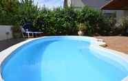 Swimming Pool 6 B&B Villa Elisa