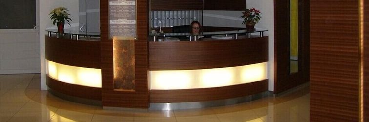 로비 Hotel Promenada