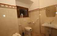 In-room Bathroom 7 Palazzo 1892
