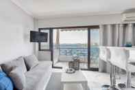 ห้องนอน Chic Modern Seaside Oasis -Sunny Piraeus