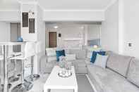 Common Space Chic Modern Seaside Oasis -Sunny Piraeus