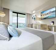 Bedroom 7 The Signature Level at Grand Palladium Sicilia Resort & Spa