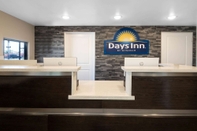 Lobby Days Inn by Wyndham Galt