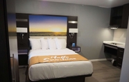 Bedroom 2 Days Inn by Wyndham Galt