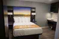 Bedroom Days Inn by Wyndham Galt