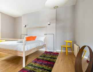 Bedroom 2 The Holland Park Escape - Modern & Central 2bdr Flat