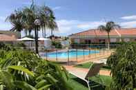 Swimming Pool Los Leones Bungalows