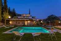 สระว่ายน้ำ 6 Bd Villa With Swimming Pool Close to City Center - Casa del Cadí