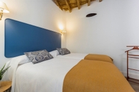 Bedroom Beatiful & Quiet 2Bd Apartment Near the Cathedral, Padre Marchena III