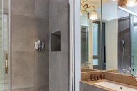 In-room Bathroom Beatiful & Quiet 2Bd Apartment Near the Cathedral, Padre Marchena III