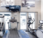 Fitness Center 5 Upscale 2 BR King, Walk to Shops & Dining w/Parking (4037)