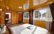 Bedroom 2 La Mignonne Cruises