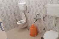 ห้องน้ำภายในห้อง Livgrand Clifton Inn Resort, Yercaud - Residenza
