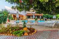 Swimming Pool Hotel Marlena - Adults Only