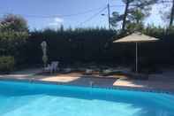 Swimming Pool Le Patio Fleuri