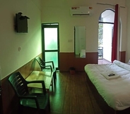 Bilik Tidur 6 LN Hotel and Restaurant - Hostel