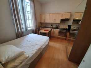 Bilik Tidur 4 Studio Apartment in South Kensington 4