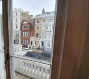 Nearby View and Attractions 5 Studio Apartment in South Kensington 12