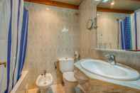 In-room Bathroom Hostal El Roser