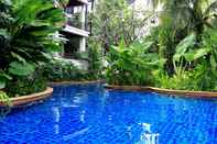 Kolam Renang Kata Gardens 2br Sea Garden View 8B