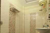 Phòng tắm bên trong Aa Hotels