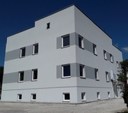 Exterior 3 Prenocisca Miklavcic