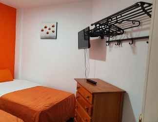 Bilik Tidur 2 Low Cost Room Plaza de Hierro II