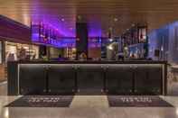 Bar, Cafe and Lounge Moxy Southampton