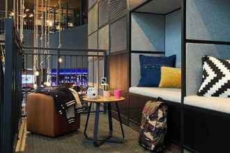 Lobby 4 Moxy Southampton