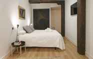 Bedroom 4 Casco Viejo Comodidad y Elegancia by Urban Hosts