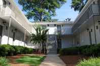 Exterior Brookwood Courtyard by BCA Furnished Apt