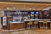 Bar, Cafe and Lounge Courtyard by Marriott Baltimore Downtown/McHenry Row