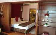 Kamar Tidur 5 Times Square Private Service Suite at KL