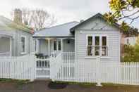 Exterior Light-filled Renovated Villa, Walk to Ponsonby Road