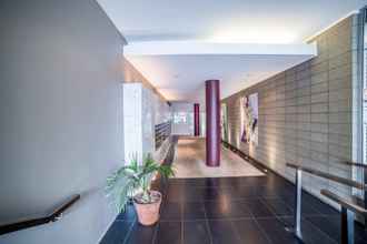 Lobby 4 Modern 2 Bedroom Apartment in Auckland CBD With Parking