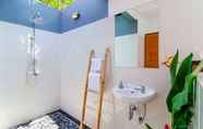 Toilet Kamar 7 Sayan Romantis Guest House