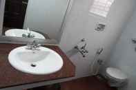 ห้องน้ำภายในห้อง Hotel Sivapriya