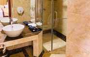 Phòng tắm bên trong 7 Gold Business Hotel
