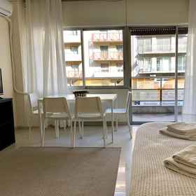 인시티 엘 메트로 101, 디럭스 스튜디오 1, Sintrivani/Ekthesi 호텔