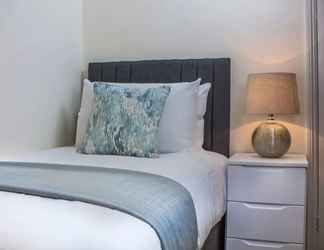 Kamar Tidur 2 Lux Blu - Station Road