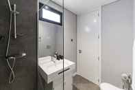 In-room Bathroom Funchal Lux I by An Island Apart