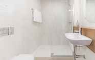 In-room Bathroom 5 Downtown Funchal Apartments 2A Fanal by An Island Apart