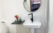 Toilet Kamar 7 Beaverhall Holiday Apartments